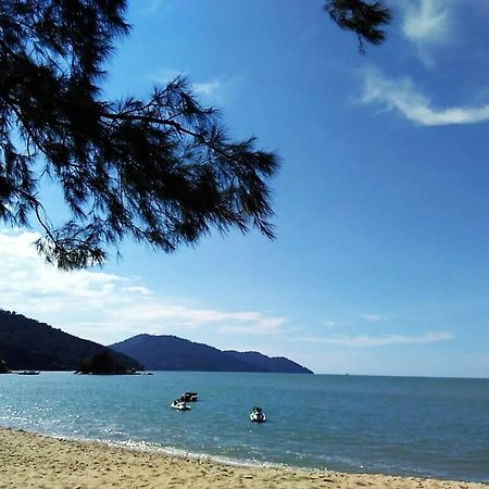 Pinang Beach Apartment @ Bayu Emas 바투 페링기 외부 사진