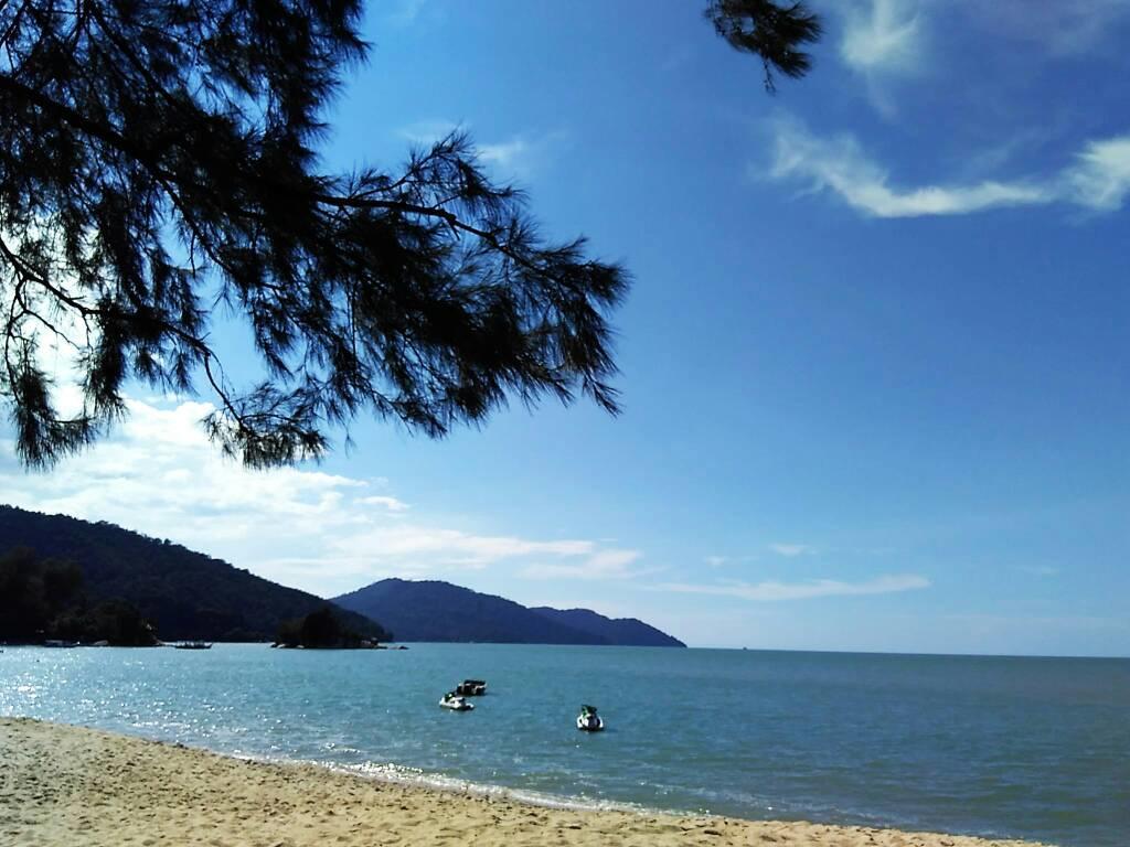 Pinang Beach Apartment @ Bayu Emas 바투 페링기 외부 사진